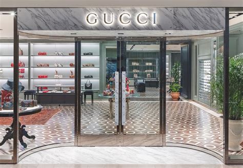 can anyone go into a gucci store